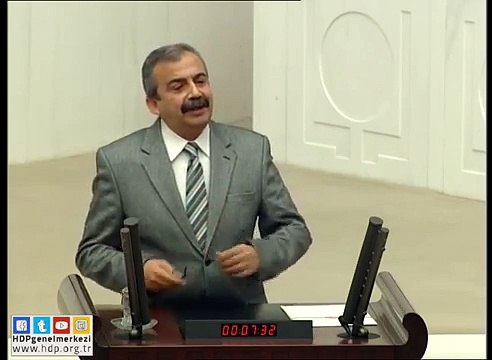 Sırrı Süreyya Önder An İtibariyle Çok Sert Açıklamalarda Bulundu: ''Bizi Sindirmeyi Ancak Rüyalarında Görürler.''