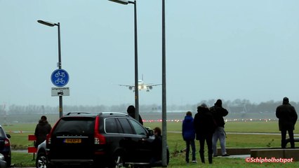 Un Airbus A320 atterrit et redécolle en raison d'une grosse tempête à Amsterdam