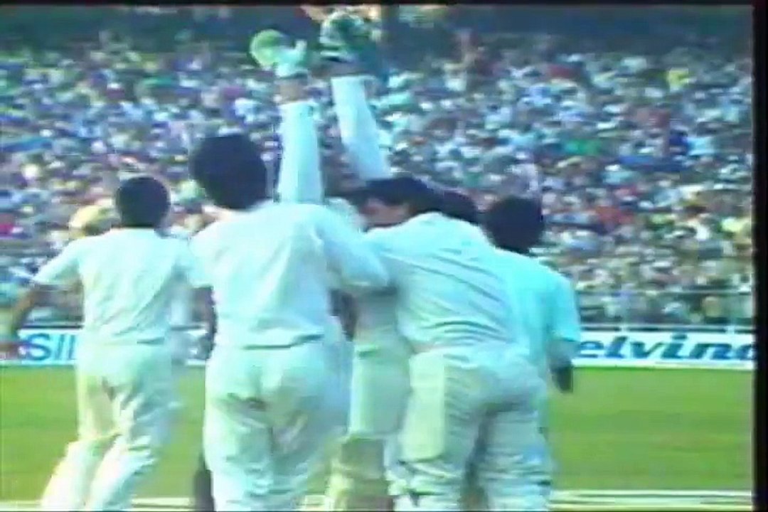 PTV Classic Ad | Wasim Akram's anti smoking campaign