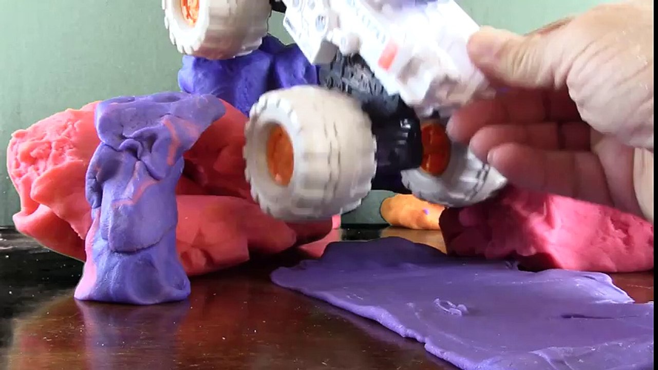 DINOTRUX Toys Play-doh Parody  Garby poops in space on Matchbox truck + Dinotrux