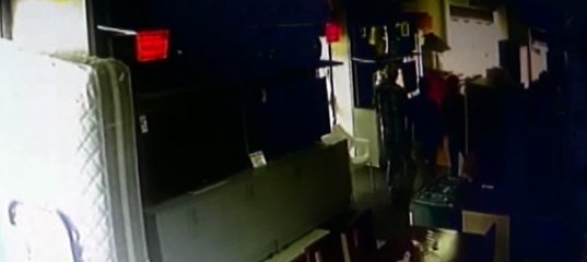 En menos de 3 minutos asaltan un local comercial