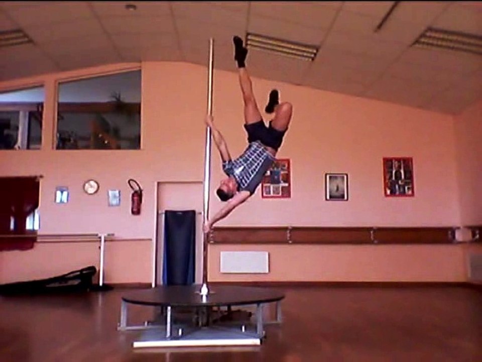 jorgio pole performance - ecole de pole dance Bety Pole