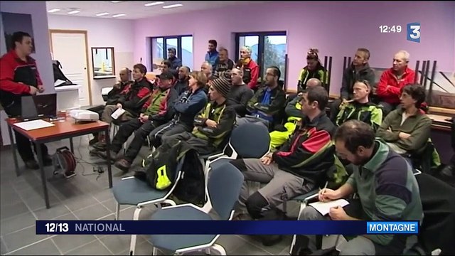 Haute-Savoie : les sapeurs-pompiers s'entraînent aux évacuations d'urgence sur les pistes de ski