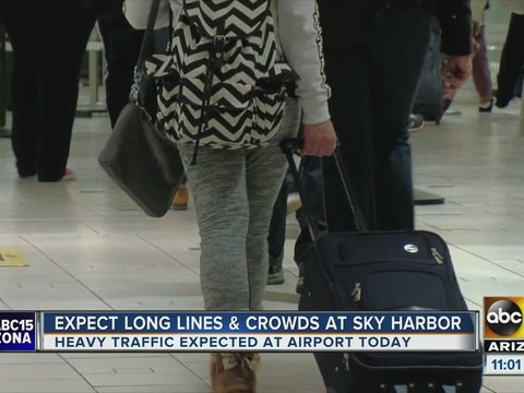 Expect long delays at Sky Harbor during holidays