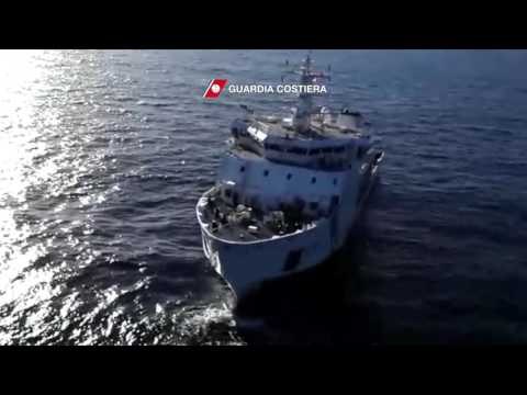 Canale di Sicilia - Evacuazione medica con elicottero (22.11.16)