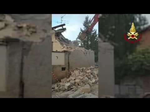 Norcia - Terremoto. Smontaggio via Lambrici (22.11.16)