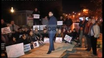 Report TV - Kundër mbetjeve,Shoqëria Civile protestë natën para parlamentit