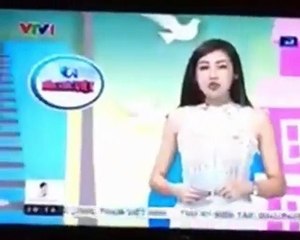 Á hậu Tú Anh nhảy chân sáo khi phát sóng trực tiếp