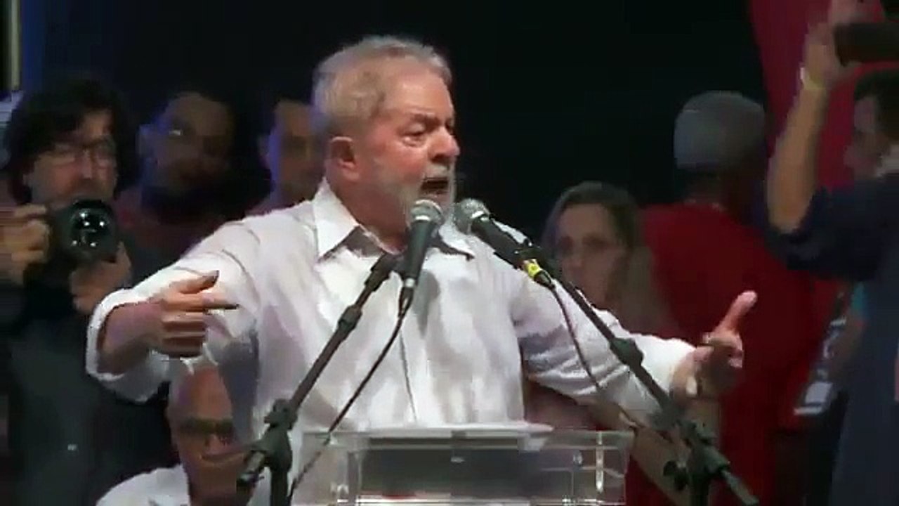 Em discurso Lula confessando que o triplex é dele