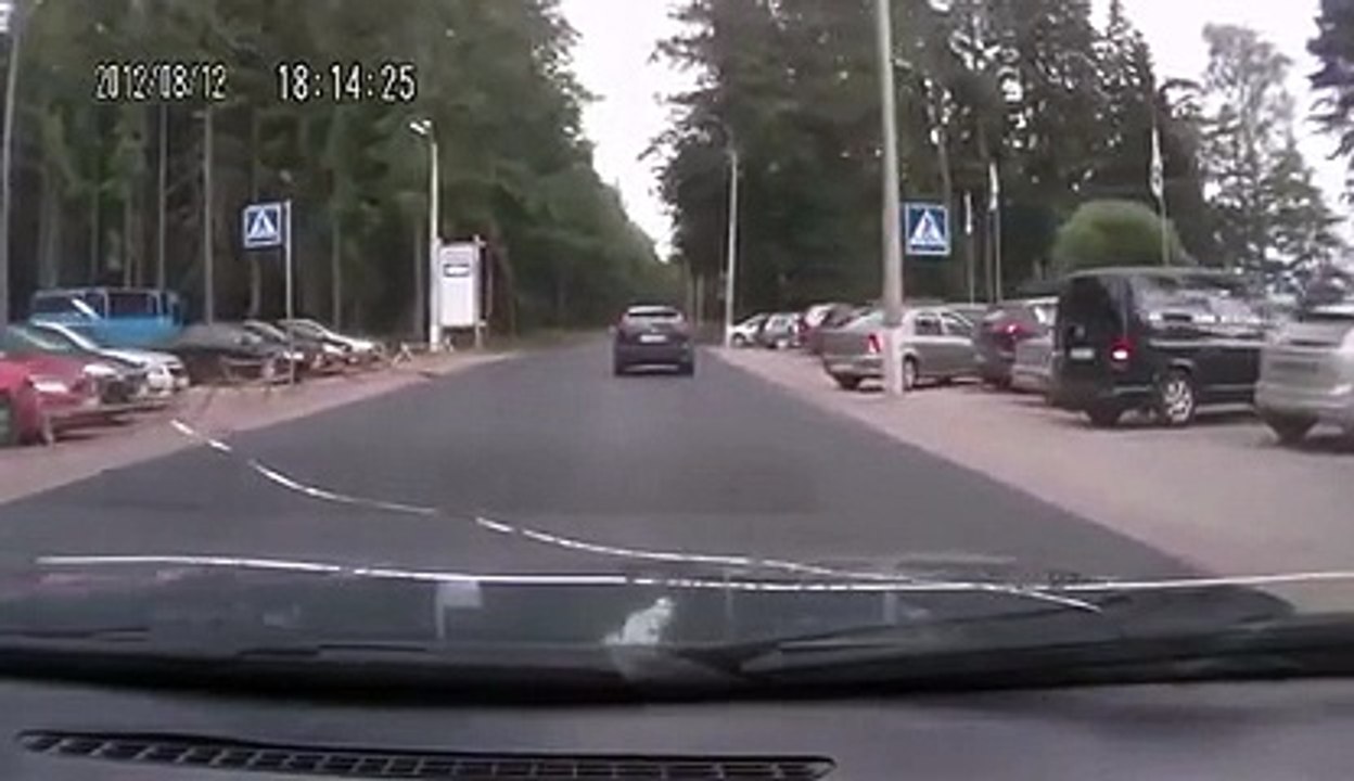 Accident en musique... Gros débile qui voulait doubler tout le monde