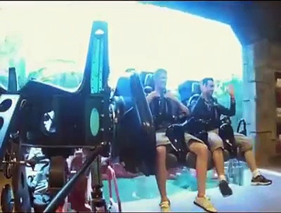 Ce manège à sensations fortes est juste dingue