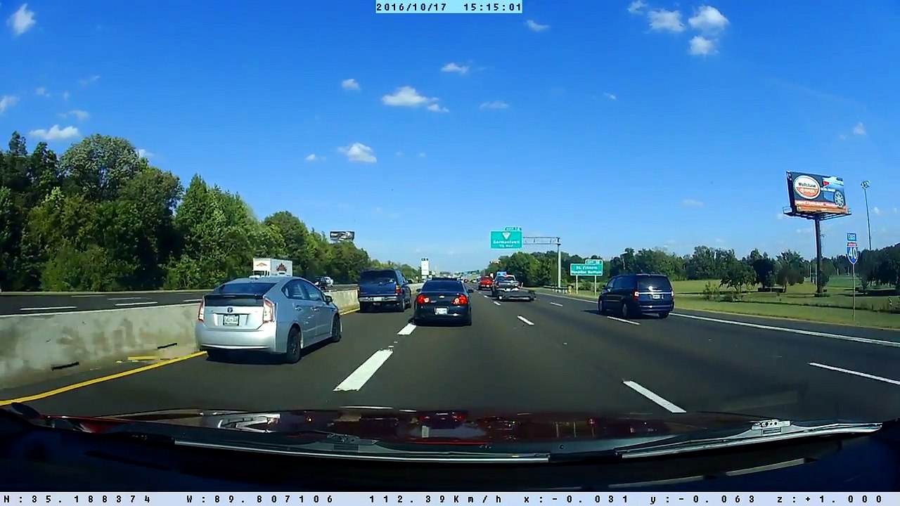 Le conducteur de cette Prius est un fou... Chauffard!