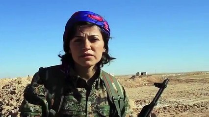 Храбрые курдские женщины сражаются на линии фронта в операции по освобождению Ракки от ИГ