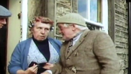 Last of the Summer Wine S9EP12 When You Take A Good Bite Of Yorkshire, It Tastes Terrible