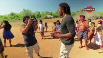 Christian KAREMBEU part à la rencontre des tribus du bout du monde