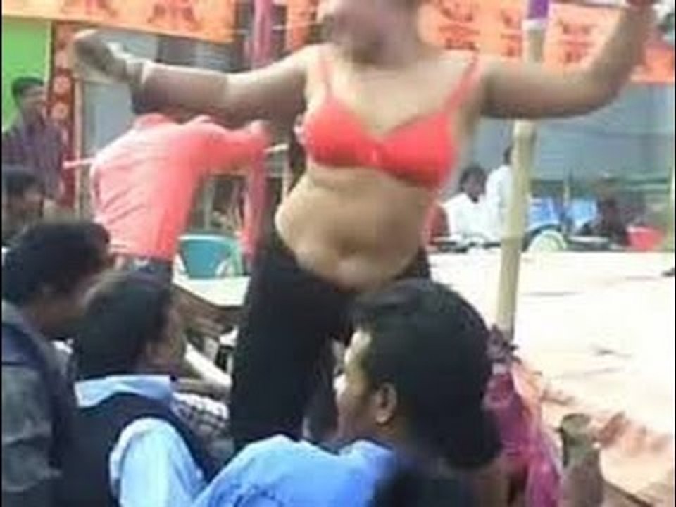 তানিয়া - উত্তরা মিউজিক্যাল ব্যান্ড Bangla Dance Video 2016