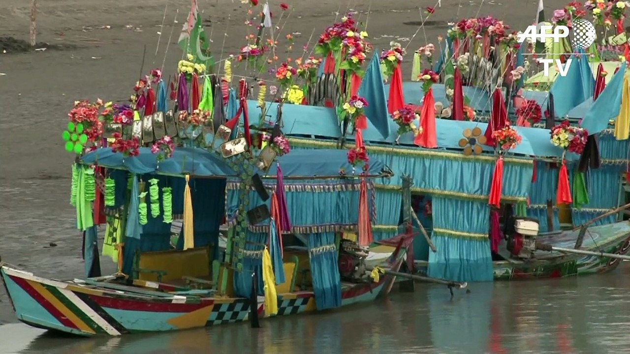 صيد الاسماك بالمولدات الكهربائية يلحق اضرارا كبيرة في باكستان