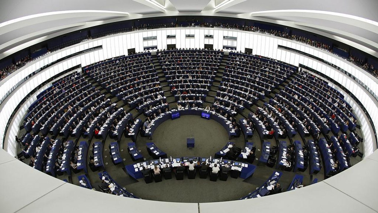 Европарламент призвал приостановить диалог ЕС с...