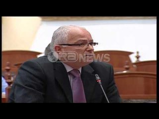 Ora News – Opozita largohet nga salla e Kuvendit