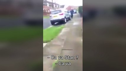 Un vieux raconte la blague de la taille d'Adolf Hitler et où il habitait