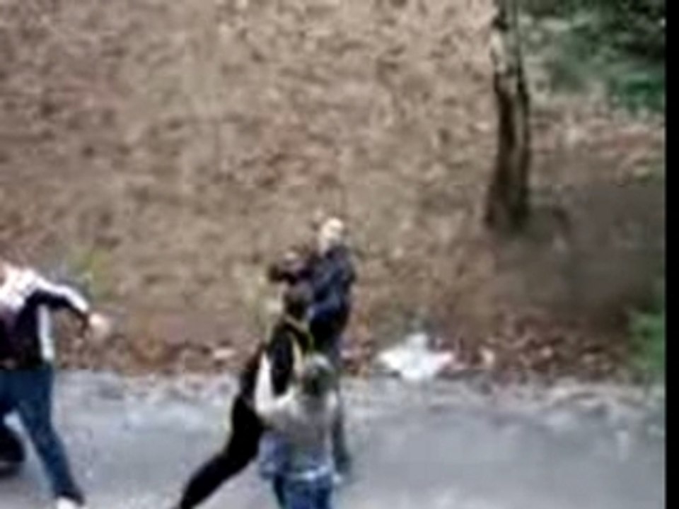JUVITALIA filme une agresion