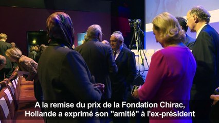 Hollande exprime son "amitié" pour Jacques Chirac