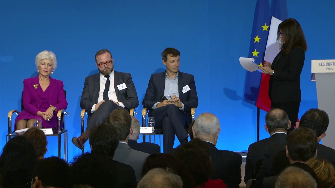 Signature des deux premiers contrats à impact social