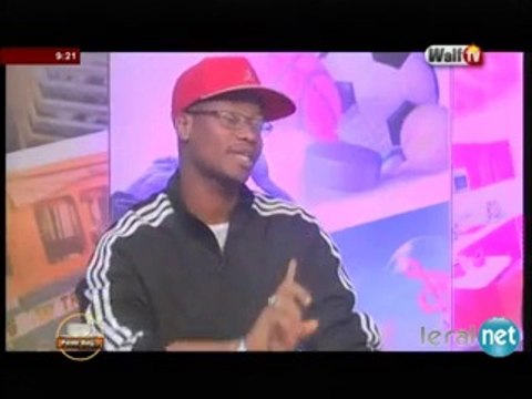 Y. Dee clashe les animateurs de Walf Petit Déj : « soy wout buzz.. »