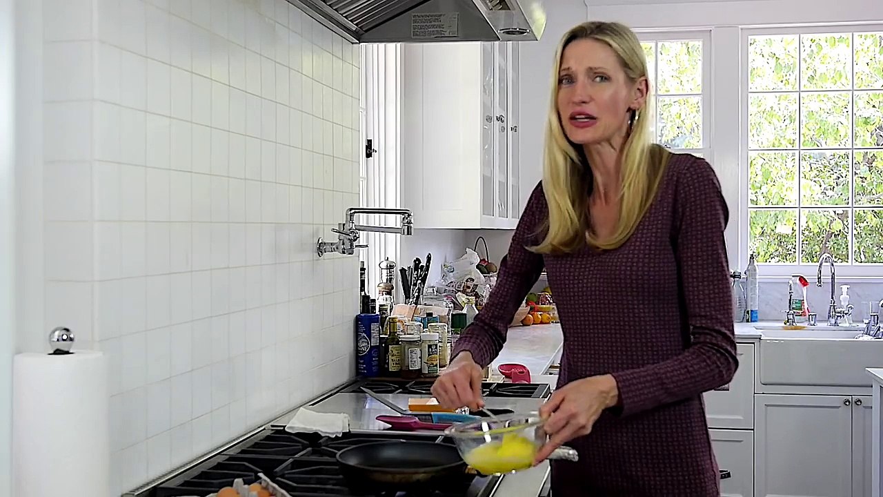 How to Make a Fluffy Omelette - Easy Breakfast Recipes -