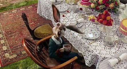 Alicia a traves del espejo Trailer #2 Español