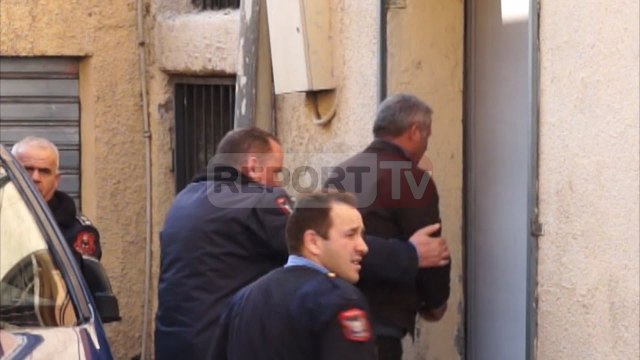 Report TV - 700 euro në këmbim të notës arrest shtëpie për pedagogët