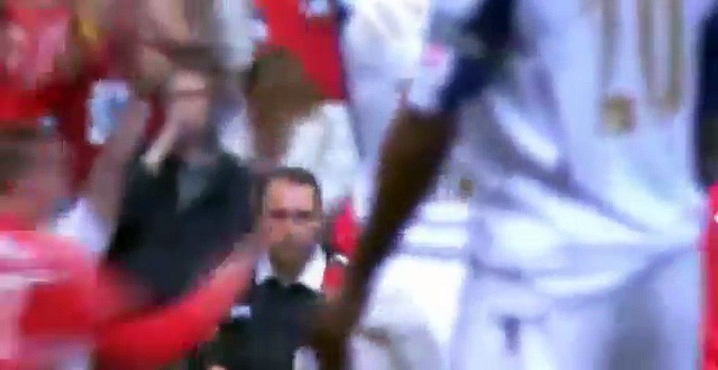 Steven Gerrard's 30 yard volley - Liverpool V West Ham