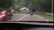 Un femme qui va accoucher escortée par les motards de la gendarmerie