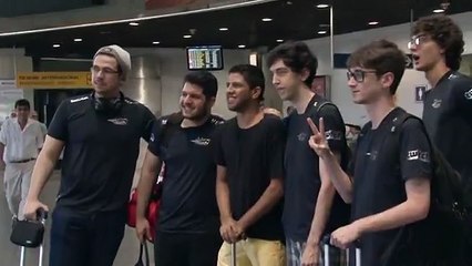 INTZ e Pain chegam a Fortaleza em clima de festa e fã diz Tipo Neymar