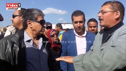 بالفيديو..وزير البيئة لأهالى المنتزه المحتجين على محطة "القمامة":حقكم علينا