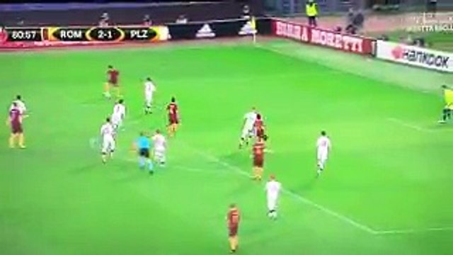 But Perotti en Coup du foulard Lobé (Rabona) - Roma-Viktoria Plzeň !