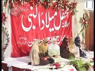 Beautiful Naat Sharif in Urdu by Pakistani College Girls (Must Listen)