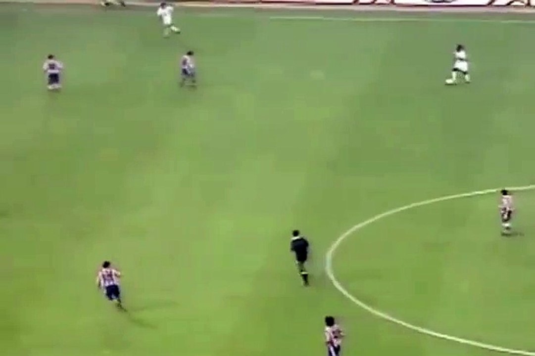 Seedorf goal for Real Madrid - Best Long Distance Shot Ever in History