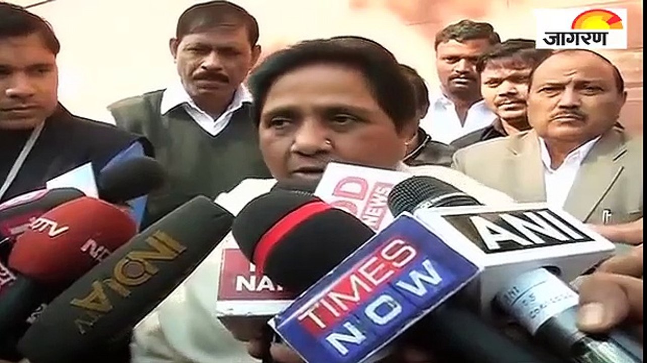 पीएम के बयान पर बिफरा विपक्ष, संसद में हंगामा