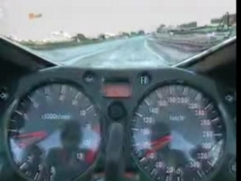 Moto suzuki à 336 km/h