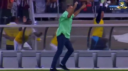 TREINADOR FICOU EUFÓRICO COM O GOLO E QUEM SOFREU FOI A... POLÍCIA
