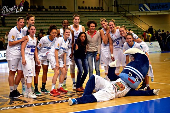 WAVE - Mascotte officielle des Déferlantes du Nantes Rezé Basket