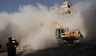 Beş katlı bina böyle yıkıldı