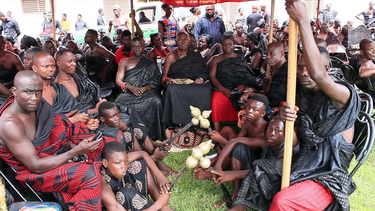 Tod mit 111: Trauer um Königinmutter in Ghana