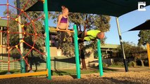 Kızının Jimnastik Hareketlerini Taklit Etmeye Çalışan Baba