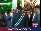General Raheel Sharif and Nawaz Sharif exchange Salutes in farewell reception
