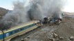 İki tren kafa kafaya çarpıştı, 15 ölü
