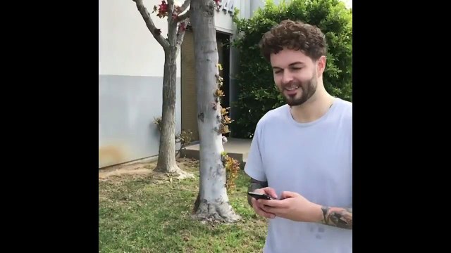 Ce mec a développé la meilleure technique de drague qui soit, c'en est vraiment bluffant