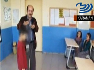 Öğrencileri Başlarından Para Saçarak Ödüllendiren Okul Müdürü ve Sosyal Medyadan Tepkiler