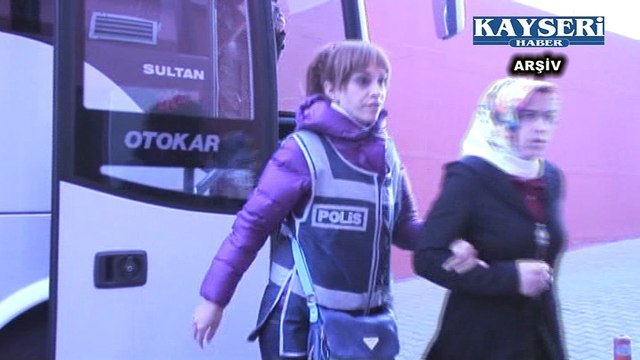 8 FETÖ ABLASI DEMİR PARMAKLIKLAR ARDINDA